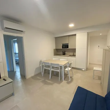 Modern Flat 300m From The *