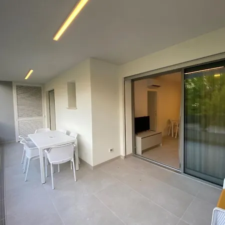 Modern Flat 300m From The Apartment *