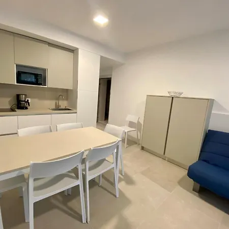 Modern Flat 300m From The *